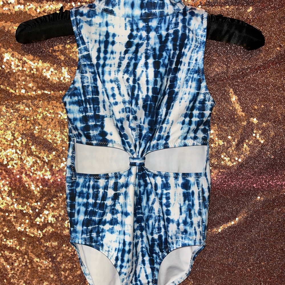 NEW - DANSHUZ - BLUE/WHITE TIE DYE LEOTARD - SIZE: 8-10